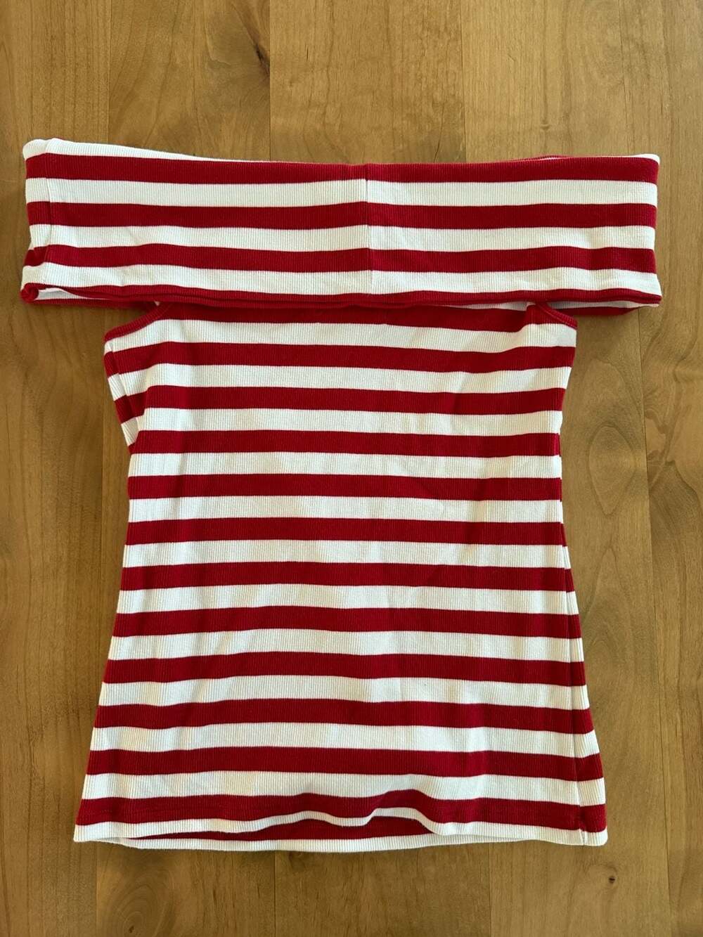 Banana Republic Red and White Striped Off-Shoulder Top - Picture 4 of 5